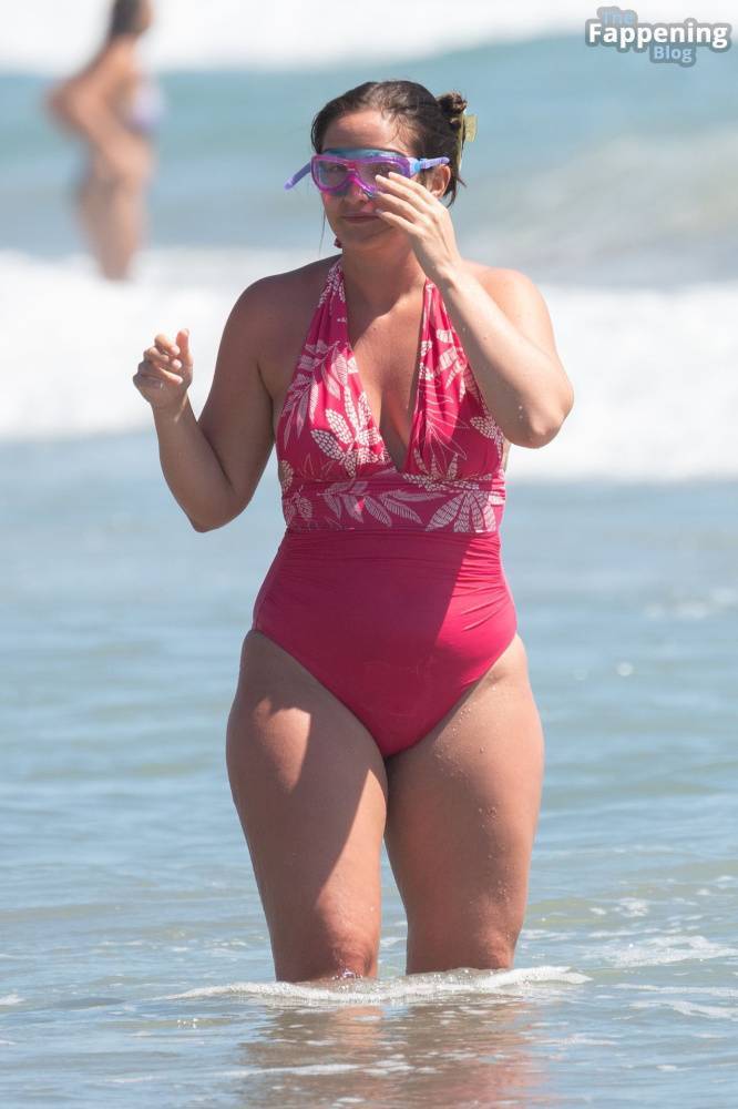 Jacqueline Jossa Has Fun in the Sun on the Beach in Spain (92 Photos) - #13