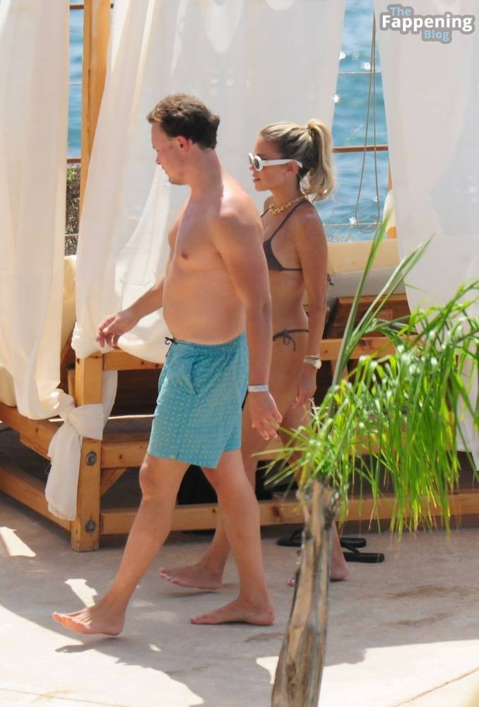 Sylvie Meis Looks Sensational with Her Beau on the Beach in Mallorca (51 Photos) - #12