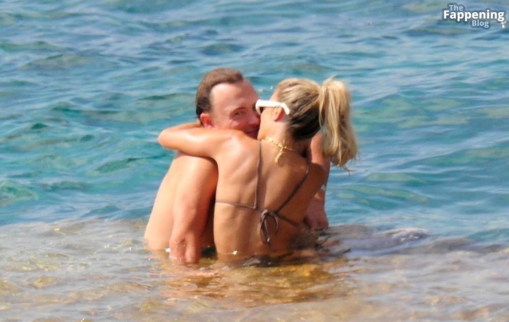 Sylvie Meis Looks Sensational with Her Beau on the Beach in Mallorca (51 Photos) - #4