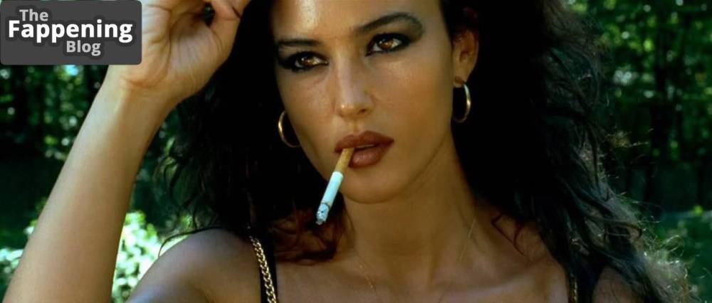 Monica Bellucci Nude & Sexy (8 Pics) - #main