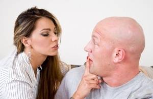 Latina MILF Esperanza Gomez seduces a bald man with a neck rub on amateurlikes.com