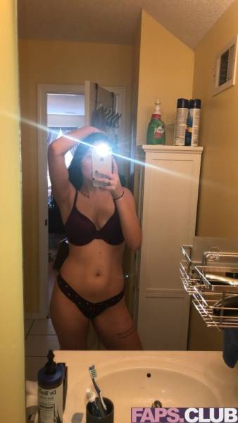 Heybabyxoxo23 Nude OnlyFans Leaks (11 Photos) on amateurlikes.com