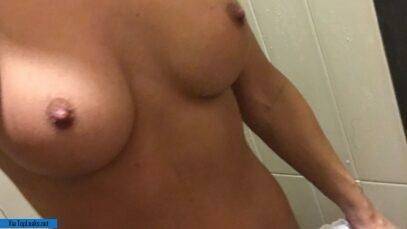 PositiveSmash420 Nude on amateurlikes.com