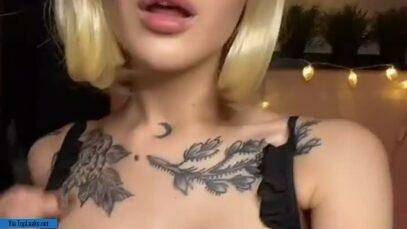 She turned into a hot half naked blonde maid on amateurlikes.com