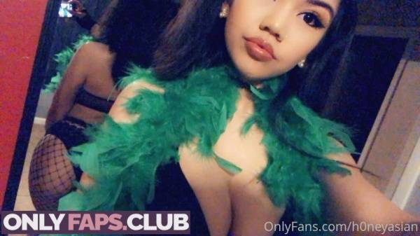 H0neyasian OnlyFans Leaks (16 Photos) on amateurlikes.com