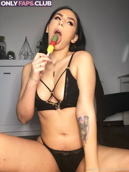 Missolliefree OnlyFans Leaks (17 Photos) on amateurlikes.com