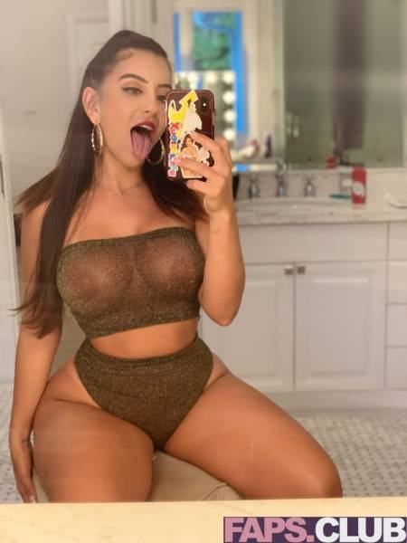 Lenatheplug Nude OnlyFans Leaks (26 Photos) on amateurlikes.com