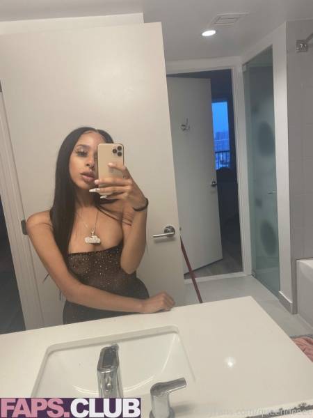 Queendeeee Nude OnlyFans Leaks (11 Photos) on amateurlikes.com