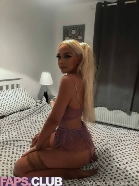 Blondebunnyy Nude OnlyFans Leaks (23 Photos) on amateurlikes.com