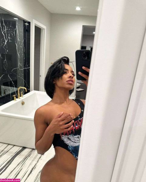Qimmah Russo OnlyFans Photos #12 on amateurlikes.com