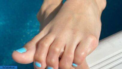Natalie Roush Wet Feet Onlyfans Set Leaked nudes on amateurlikes.com