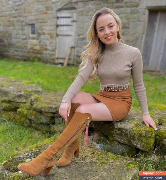 Abi Coombes Farmer aka abi.coombes aka abix Nude Leaks OnlyFans on amateurlikes.com