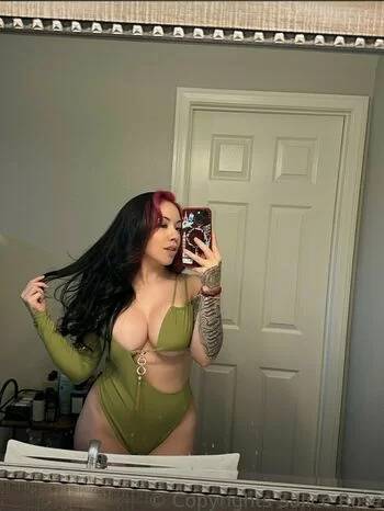 Salice Rose / salicerose Nude on amateurlikes.com