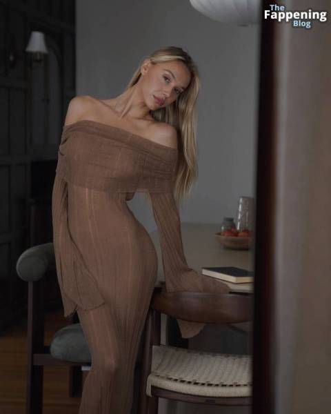 Alexis Ren Sexy (13 Photos) on amateurlikes.com