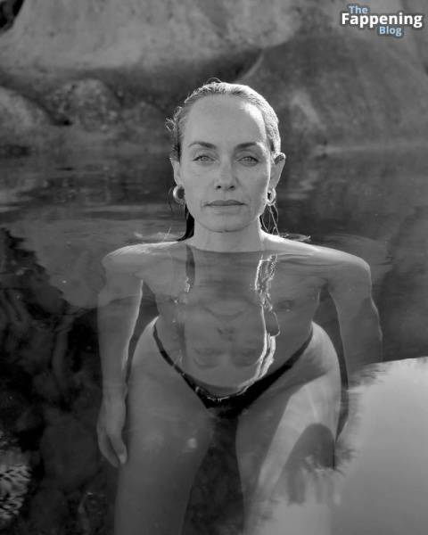 Amber Valletta Nude (4 Photos) on amateurlikes.com